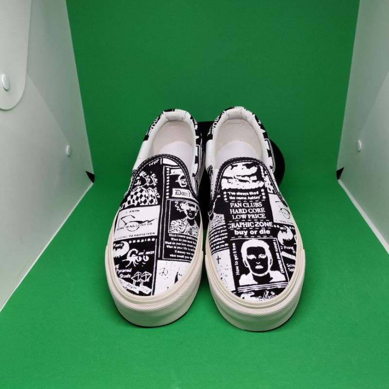 sepatu vans unisex slip on motif newspaper koran pria dan wanita