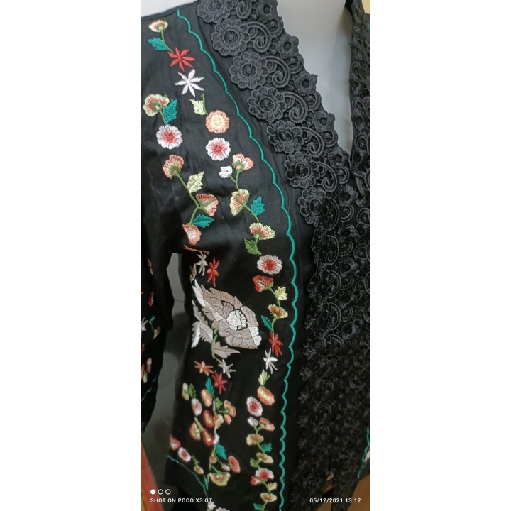 0649 kebaya bordir timbul alexuez kombinasi brukat premium//kebaya alexuez encim premium hitam