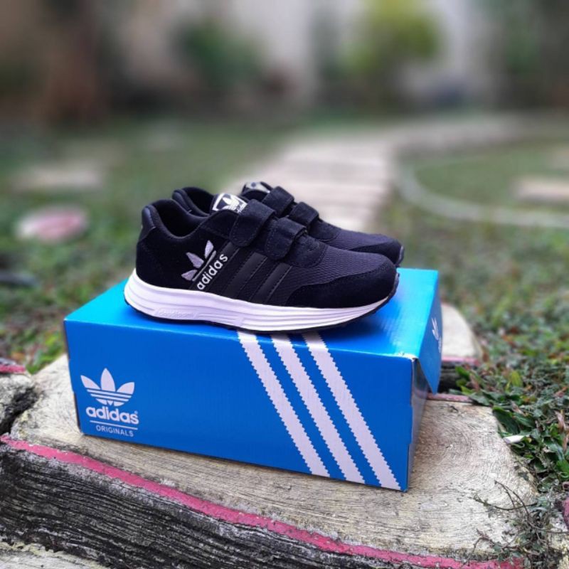 SEPATU ADIDAS HITAM ANAK SEKOLAH PREMIUM QUALITY SEPATU ANAK SEKOLAH HITAM ADIDAS