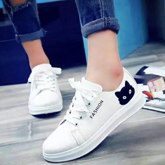 NEW PRODUK Sepatu cat Putih KJ4 . . . .