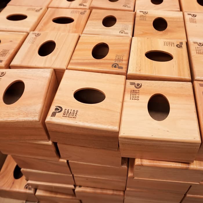 

Dekornata [Engraved] Natural Square Tissue Box / Tempat Tisu Kayu / Kotak Tisu