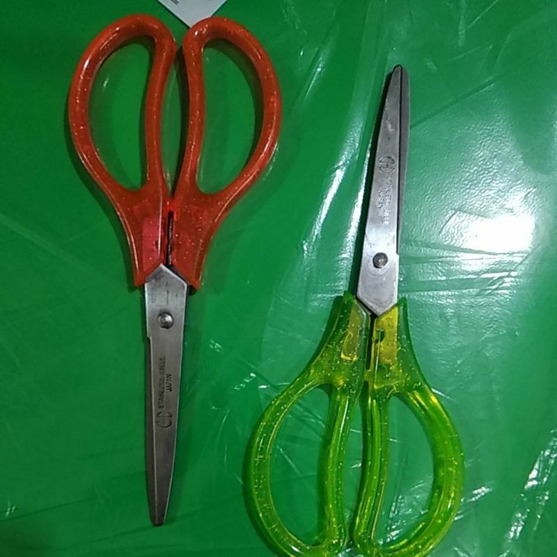 

3 pcs...gunting stainless steel