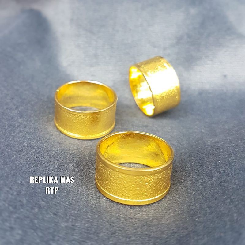 Cincin lapis emas 24k /replika, awet,persis seperti asli,tahan,cantik