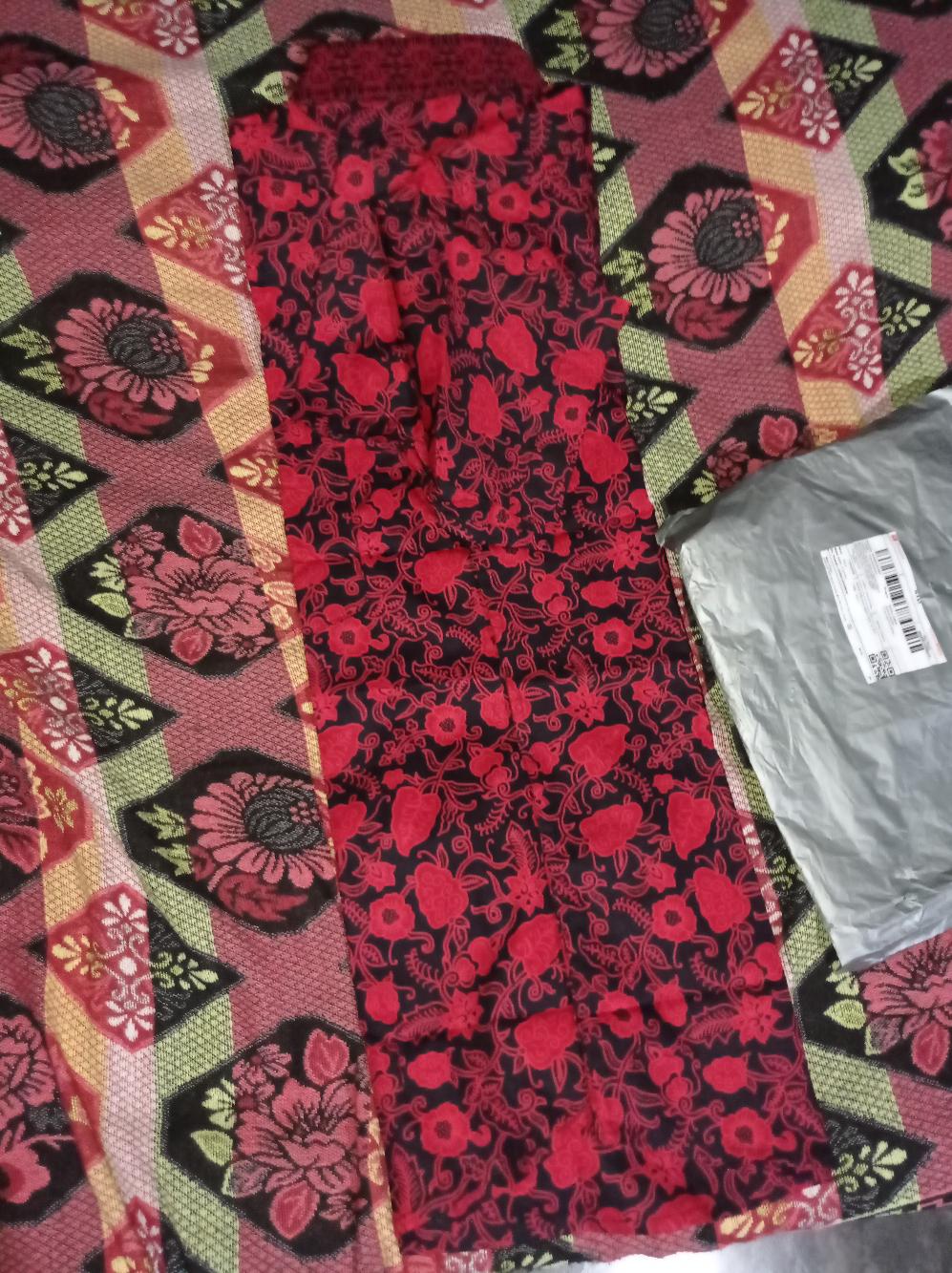 [gridline - R085 Merah] Kemeja Batik Pria Katun Lengan Pendek Regular Merah Maroon