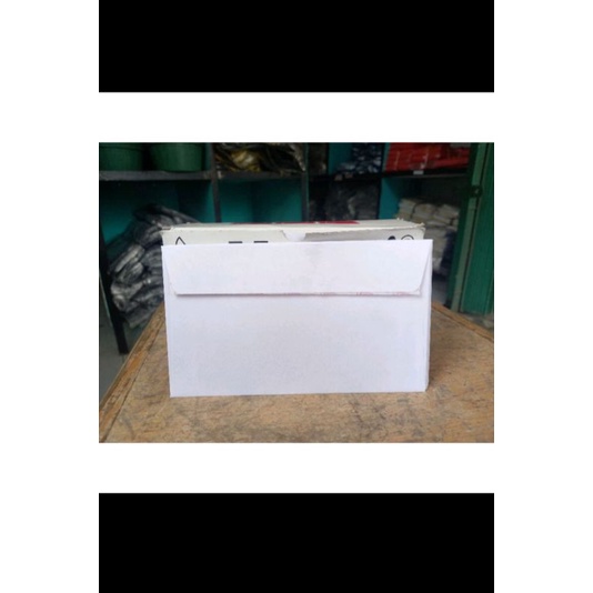 Amplop putih merpati