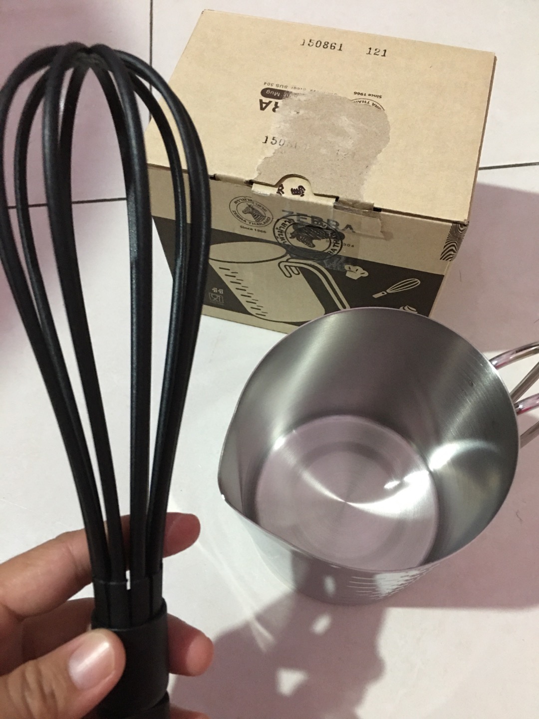 Gelas Takar-ukur Zebra Meassurement Mug 800cc 112590 (00230.00094)