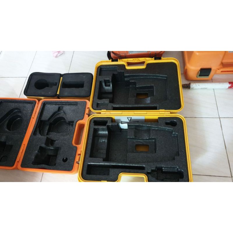 Total Station South NTS-322R⁴ Bekas