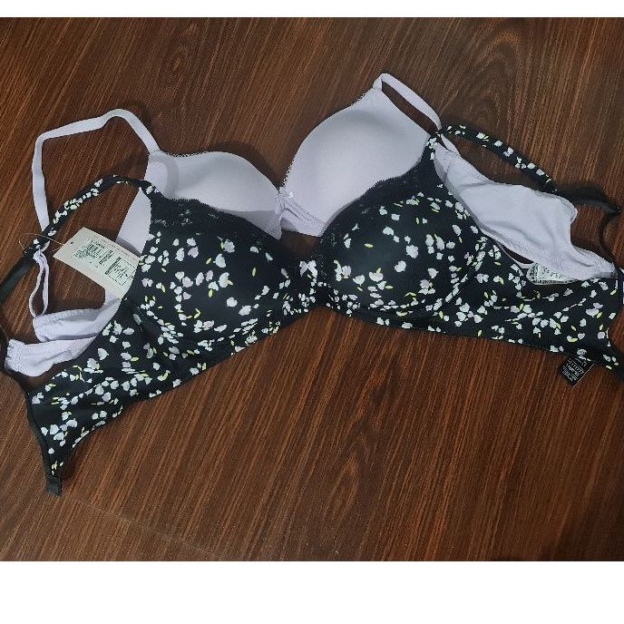 New With Tag Pack of 2 Mark and Spencer Wireless Bra 34B