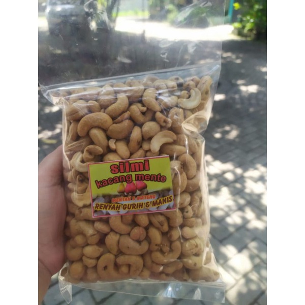 

Kacang Mente / Kacang Mede / Kacang Mete berat 500gr/matang