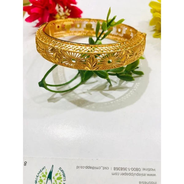 GELANG TANGAN WANITA BANGKOK BESAR LAPIS EMAS 24 K MOTIF DAN BENTUK NYA PILIHAN MEWAH ELEGAN