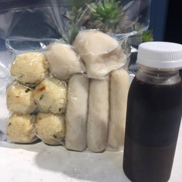 

PEMPEK PALEMBANG ASLI/JAJANAN KHAS PALEMBANG/MAKANAN TRADISIONAL