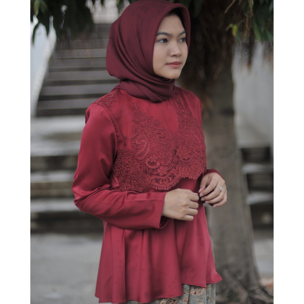 Rima Blouse Maroon