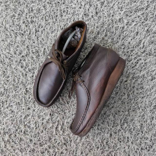 clarks boots wallabee