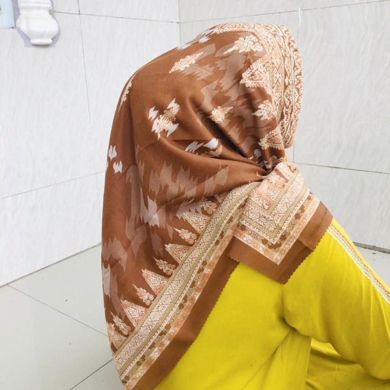Hijab denay segi empat Lasercut MS Hijab /kerudung motif terbaru-MS 83