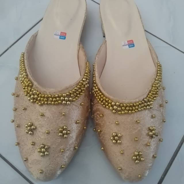 Sepatu couple pengantin pria dan wanita emas murah solo
