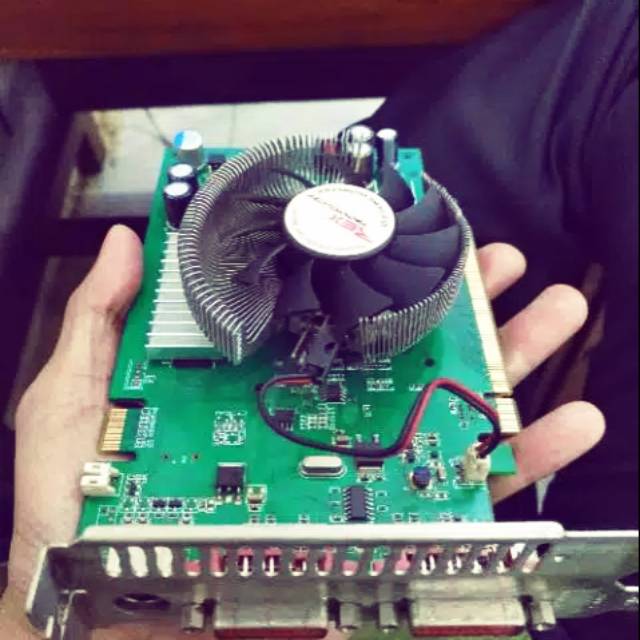 VGA Gt8600 256 mb 128 bit bekas