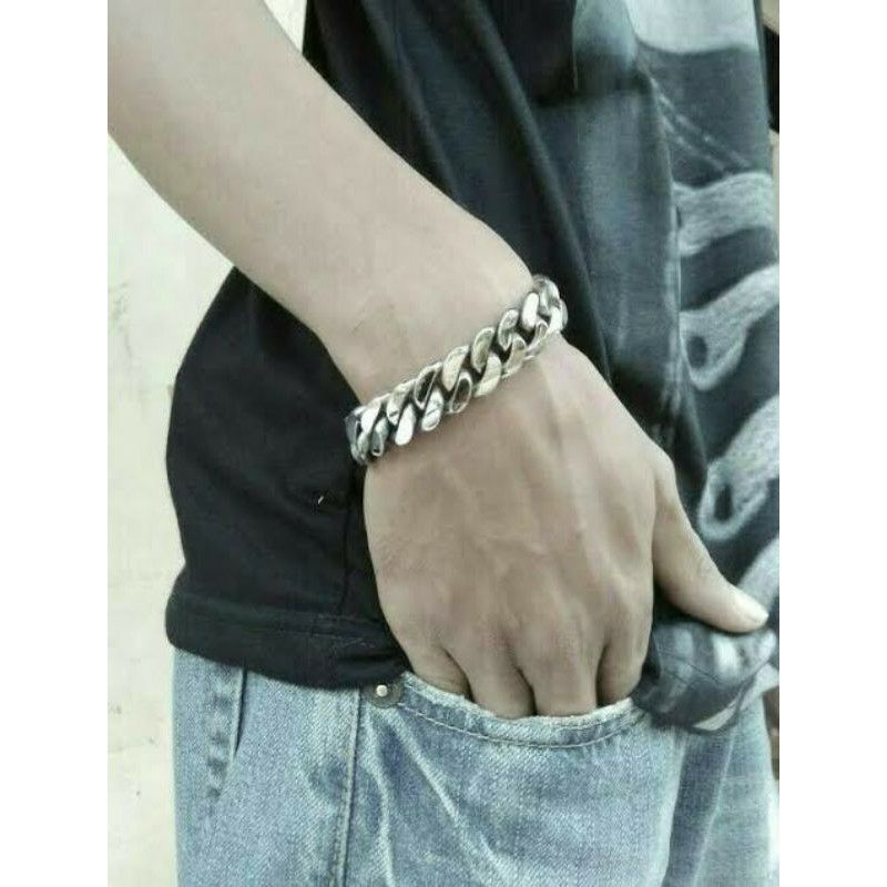 GELANG TANGAN BAJA ANTI KARAT ANTI LUNTUR 2MM DAN 4MM GELANG TANGAN PRIA ANTI KARAT ANTI LUNTUR TITANIUM