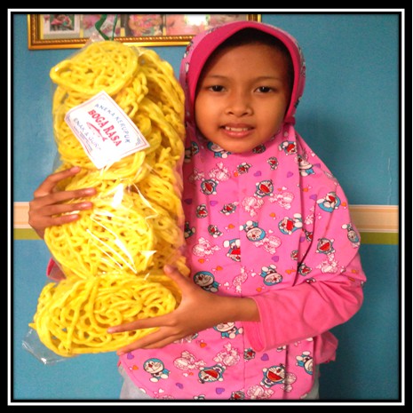 

KERUPUK MIE / KRUPUK MI / KURUPUK MANTAP
