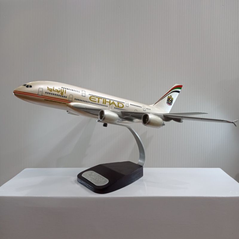 Miniatur/Replika Pesawat ETIHAD A380