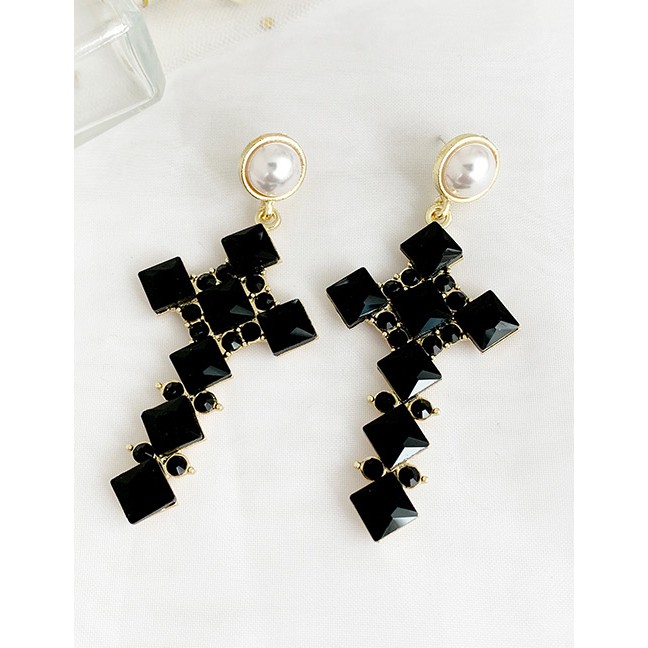 LRC Anting Tusuk Fashion White Alloy Pearl Stud Earrings D59400