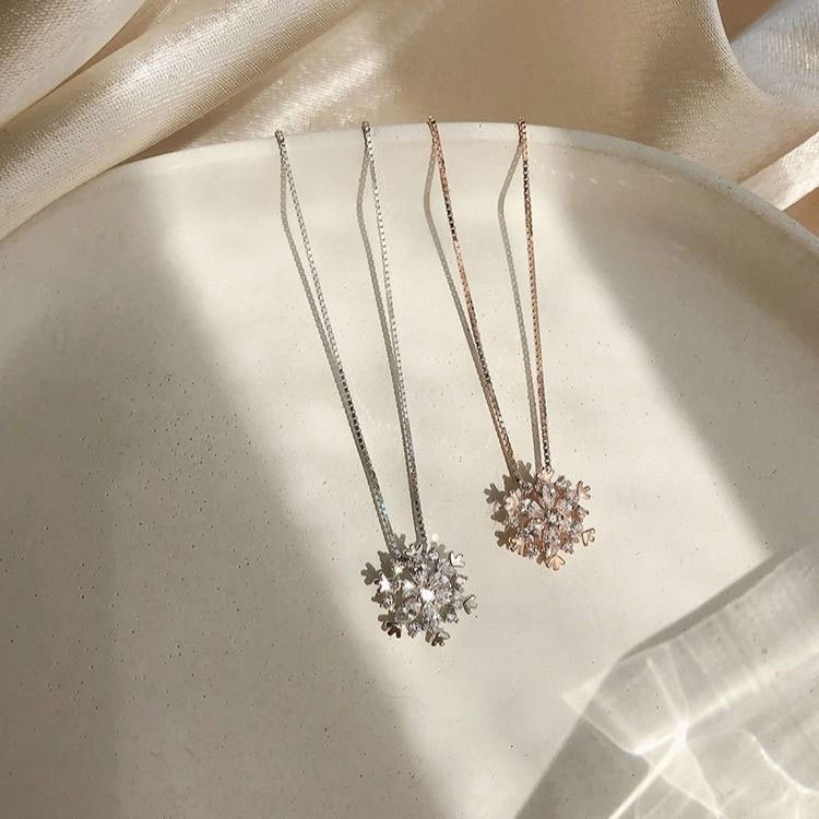 Kalung Desain Snowflake Aksen Berlian Gaya Korea Untuk Wanita