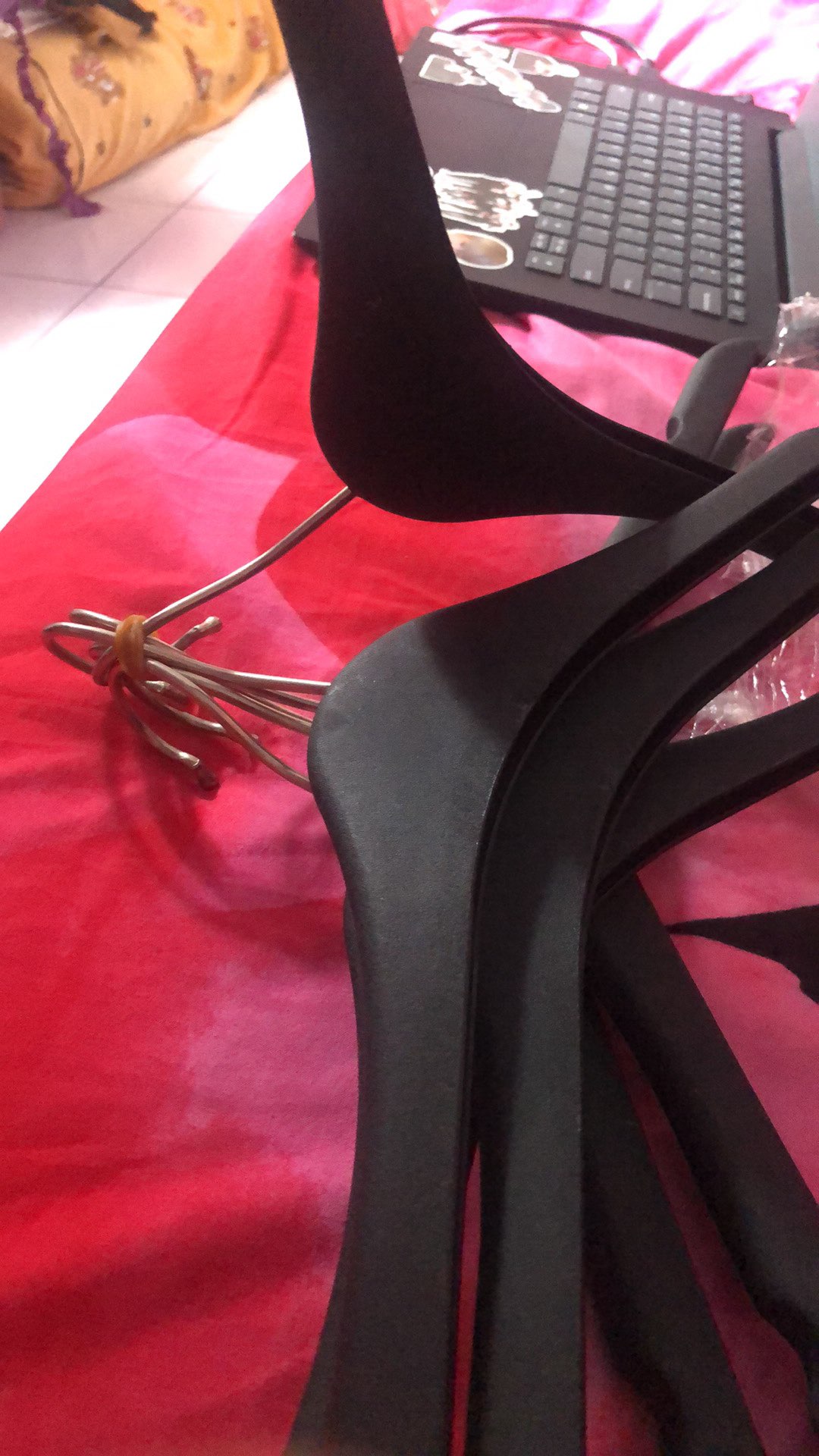 Hanger Gantungan Baju 151 - Gamis | Dewasa | Berkualitas - Hitam ( Isi 1 Pcs )