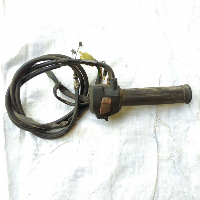 Holder Saklar Kanan Tiger Revo Tiger 2000