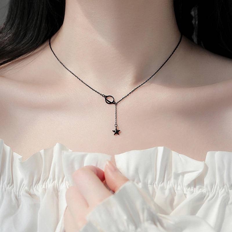 Kalung Choker Pendek Liontin Planet Bintang Alam Semesta Warna Hitam Gaya Punk Untuk Wanita