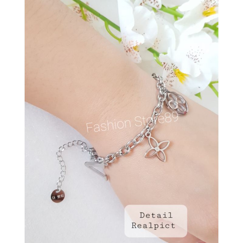 Edisi terbatas gelang Import Titanium Silver Branded Dijamin antikarat dan antiluntur bestseller