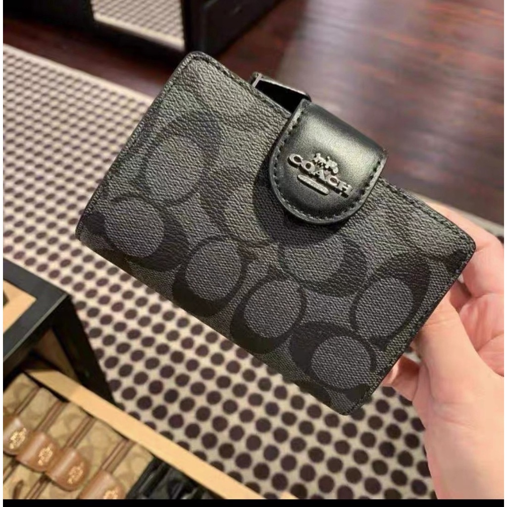 COACH New Style corner zip wallet in signature canvas Coach Tas Wanita Coach Dompet Wanita Coach Dompet Lipat signature canvas