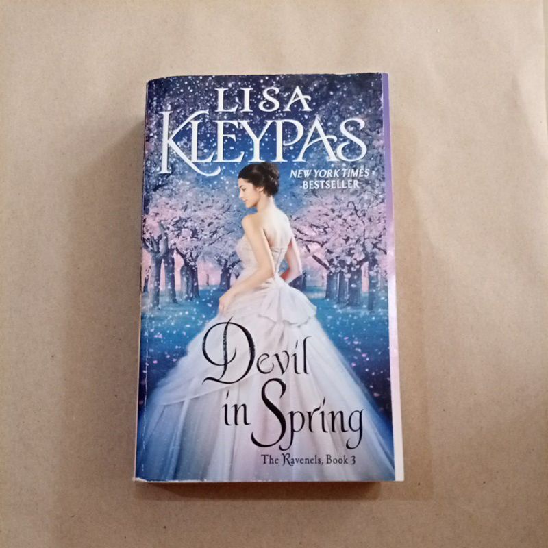 Novel Bahasa Inggris. LISA KLEYPAS. Devil in Spring