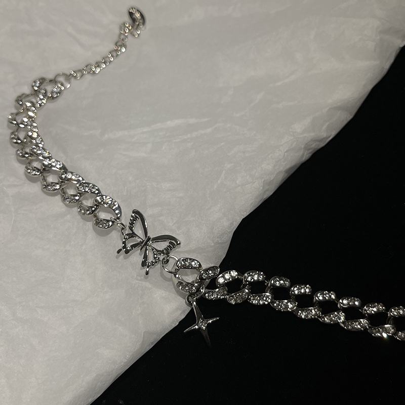 Gelang Rantai Tebal Desain Kupu-Kupu Salib Aksen Berlian Gaya Punk Hip Hop Bahan Metal