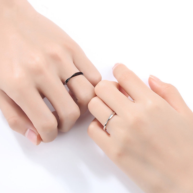 Mobius strip beberapa cincin wanita special interest desain sederhana hitam dan perak pasangan pria