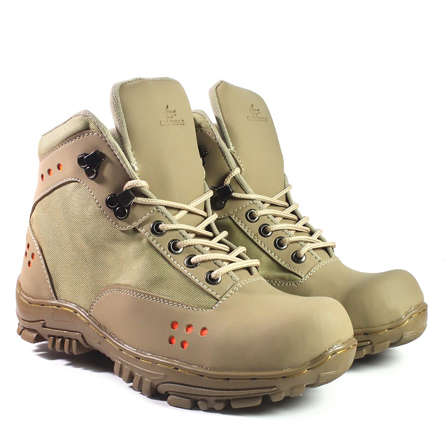 sepatu pria boots safety tracking outdor crocodile tanker cream original