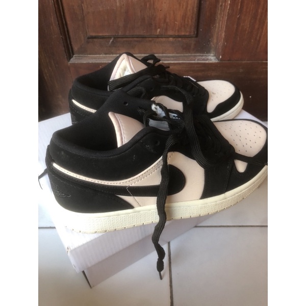 jordan 1 low black guava ice