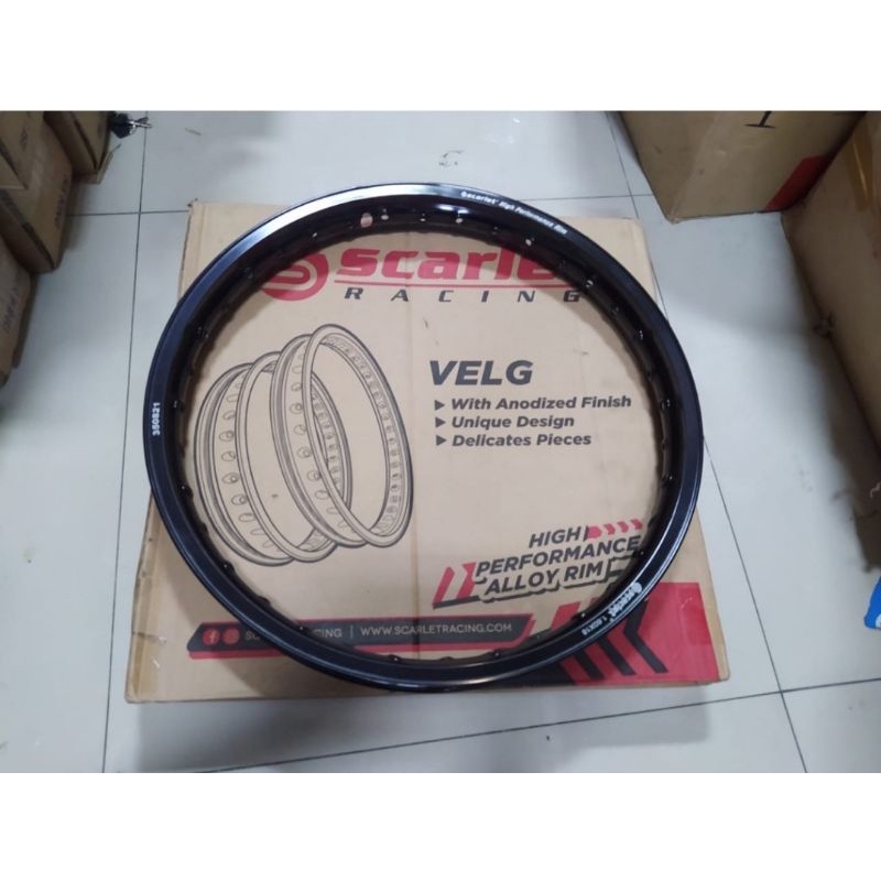 Velg scarlet 185/18 velg scarlet hitam glossy 18/185