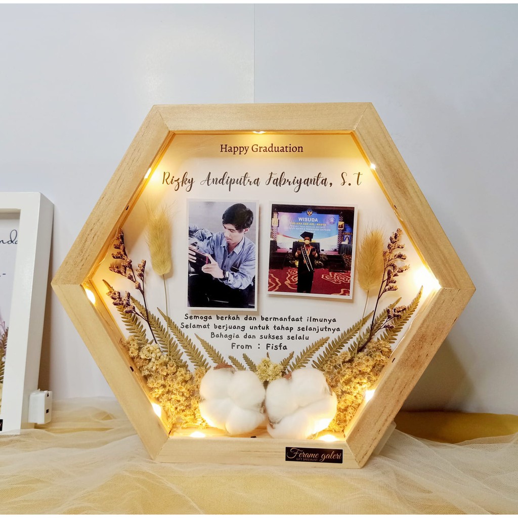 Kado Wisuda Pernikahan Ulang Tahun Cewe Kado Perpisahan Kado Bayi Frame Kado Hexagonal by Ferame Galeri Rustic