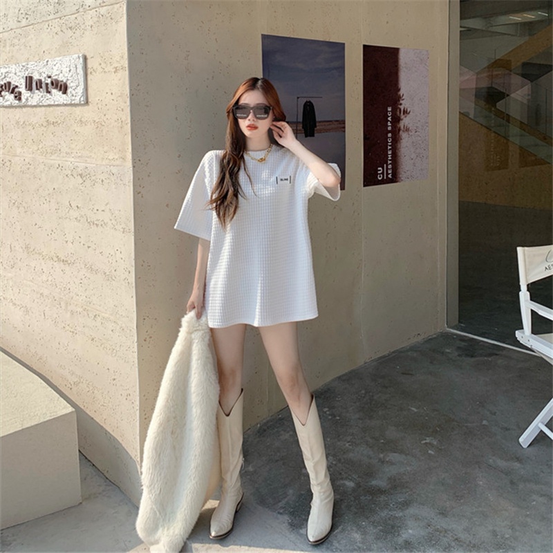 2 warna atasan T-shirt lengan pendek putih kotak-kotak oversize Korean style wanita kaos