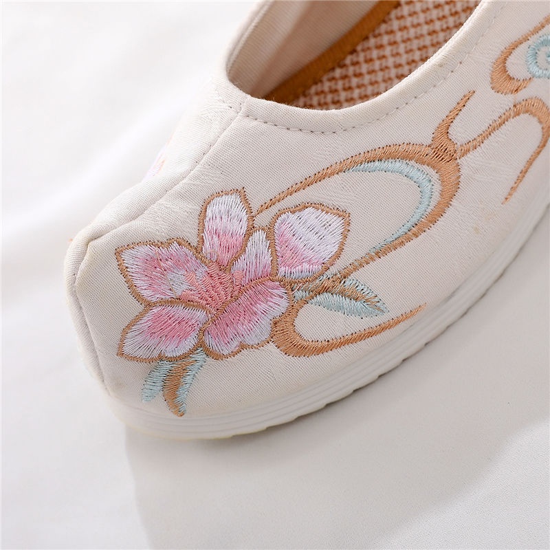 The Han-style clothing shoes women's vintage old Beijing cloth shoes new matching fairy ancient styl
