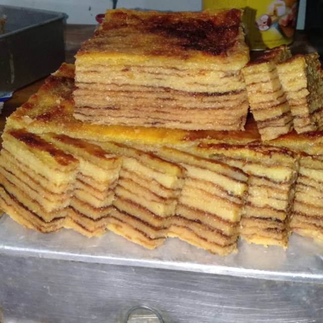 

Lapis legit original full telur