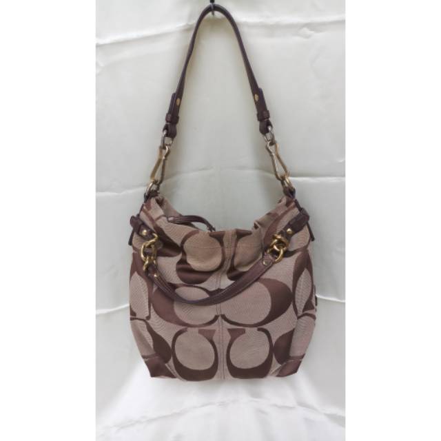 COACH SIGNATURE SHOULDER/HOBO BAG PRELOVED
