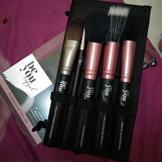 Beyoutiful brush face set
