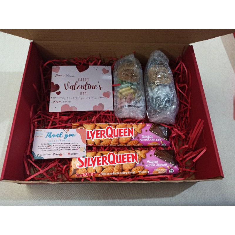 

Coklat Hampers Valentine Silverqueen Edisi Special Valentine's Day Silver Queen 62 gram 2 x 58 gr