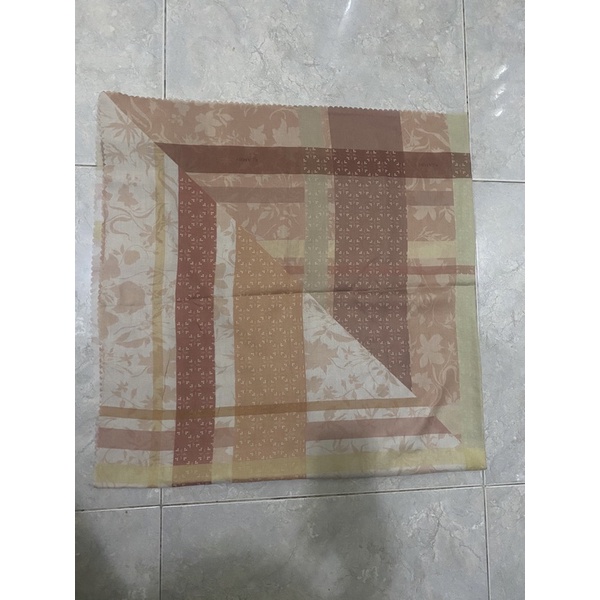 Preloved Scarf Wearing Klamby