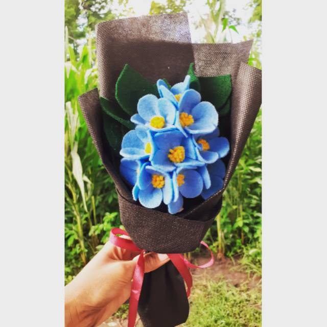 Buket flanel / kado wisuda / buket bunga