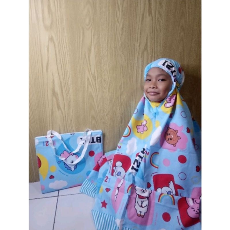 MUKENA ANAK PEREMPUAN BTS21 &amp; SQUID GAME USIA 1-10 TAHUN FREE TAS SEJADAH