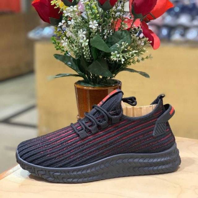 Sepatu Pria Slip On Sport Breslin Size 39 40 41 42 43