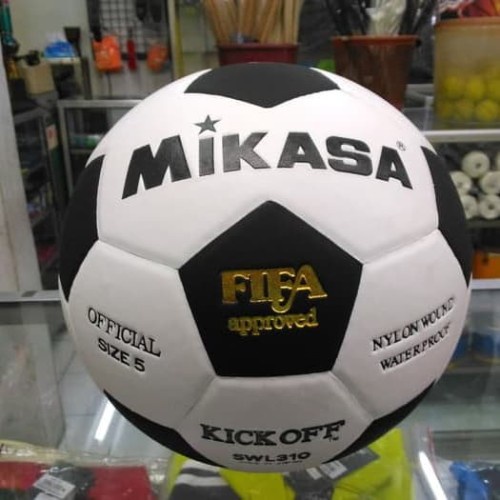 Bola Kaki MIKASA warna Hitam putih size 5