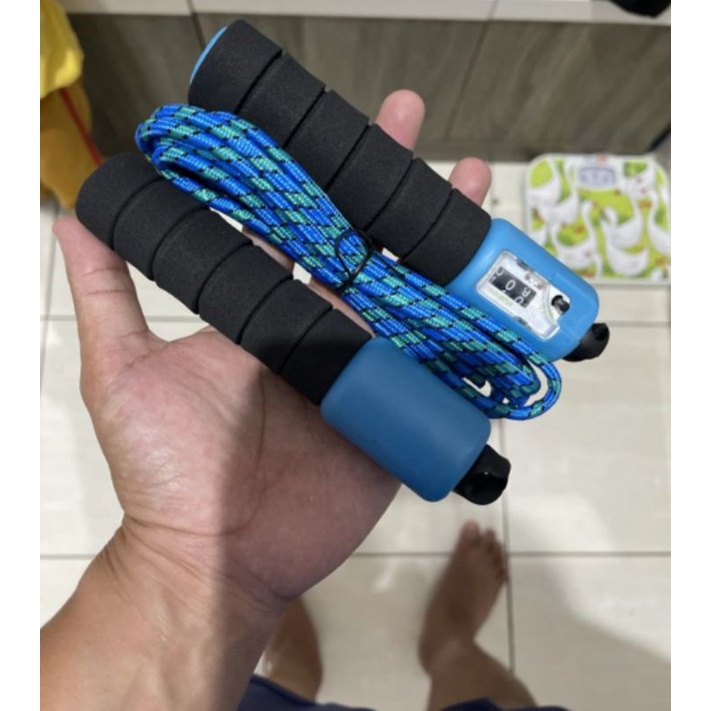 skipping olahraga lompat tali jump rope