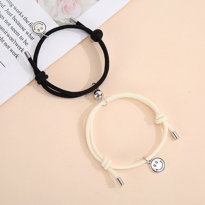 【Ready stock&amp;COD】1pasang / 2 pcs Gelang couple sahabat korea Gelang Couple gelang couple magnet love Tali Karet Desain Astronot Untuk Unisex best friend fashion murah